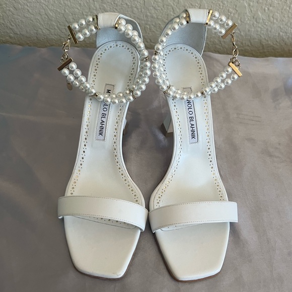 Manolo Blahnik Charona 105 White Pearl Sandals Shoes $1095 - Picture 14 of 16